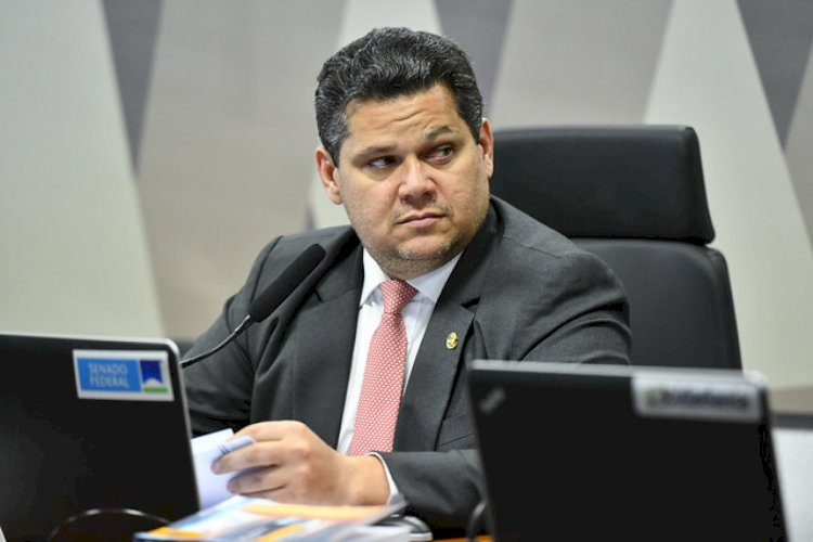 Suposto repasse de US$ 30 milhões de Vorcaro a Alcolumbre reacende crise no Senado