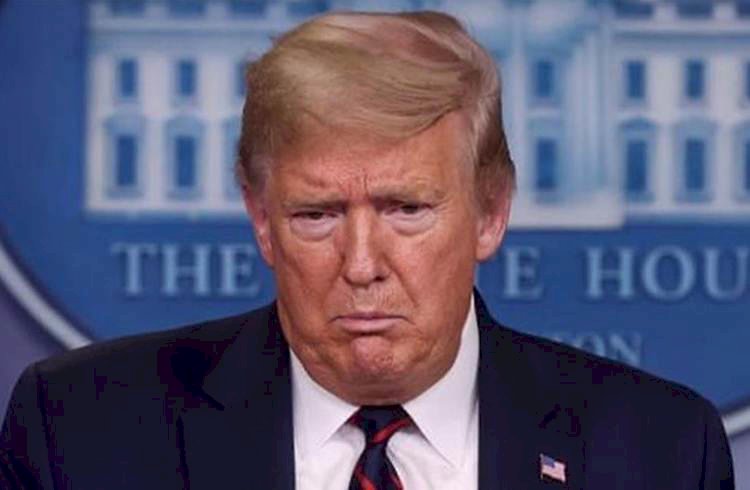 MUNDO Trump ameaça cassar licenças de NBC, ABC e CNN, que não exibiram seu discurso ao vivo nessa quinta-feira